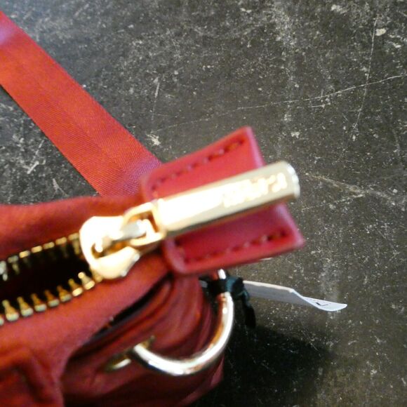 Mersi Purse Erin Rust Orange Red Gold Nylon Zip Compartments Seatbelt Strap NEW - Picture 8 of 13